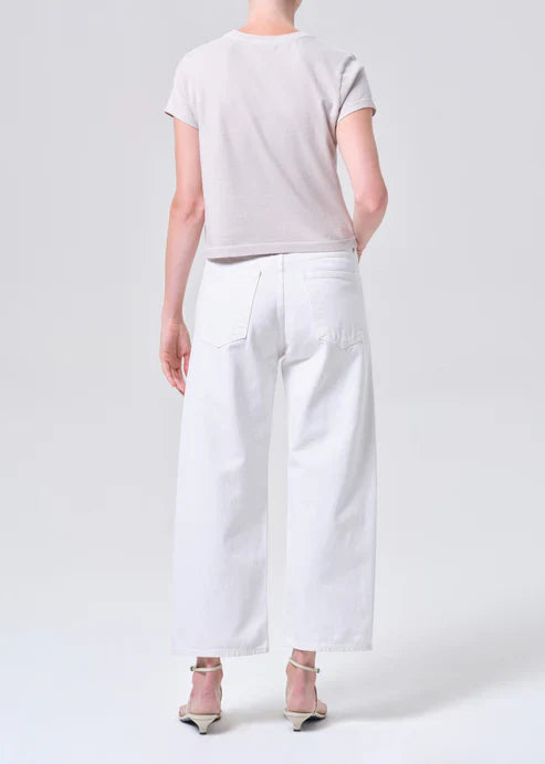 Arc Crop in Chalk White