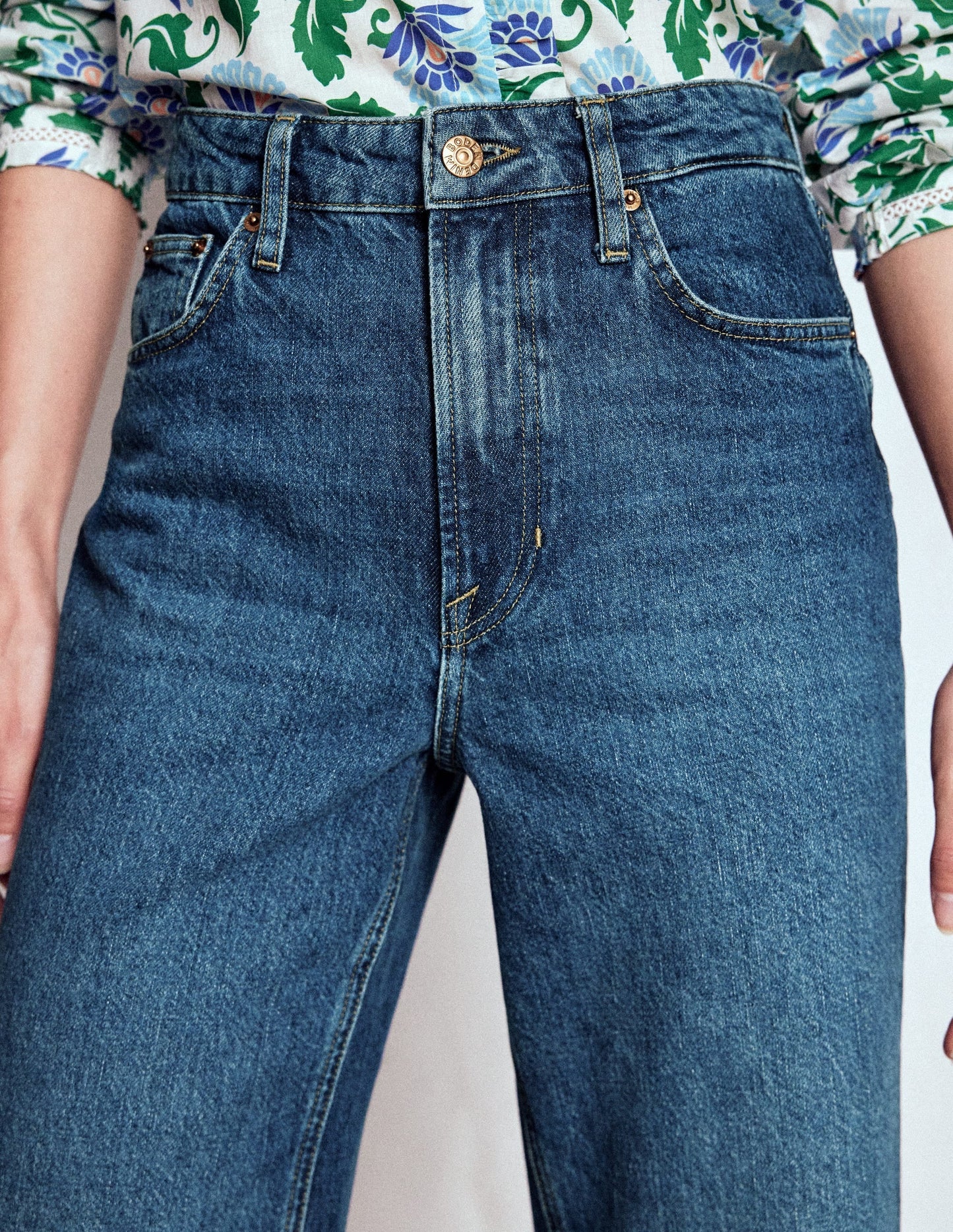 High Rise Straight Crop Jeans-Mid VWash