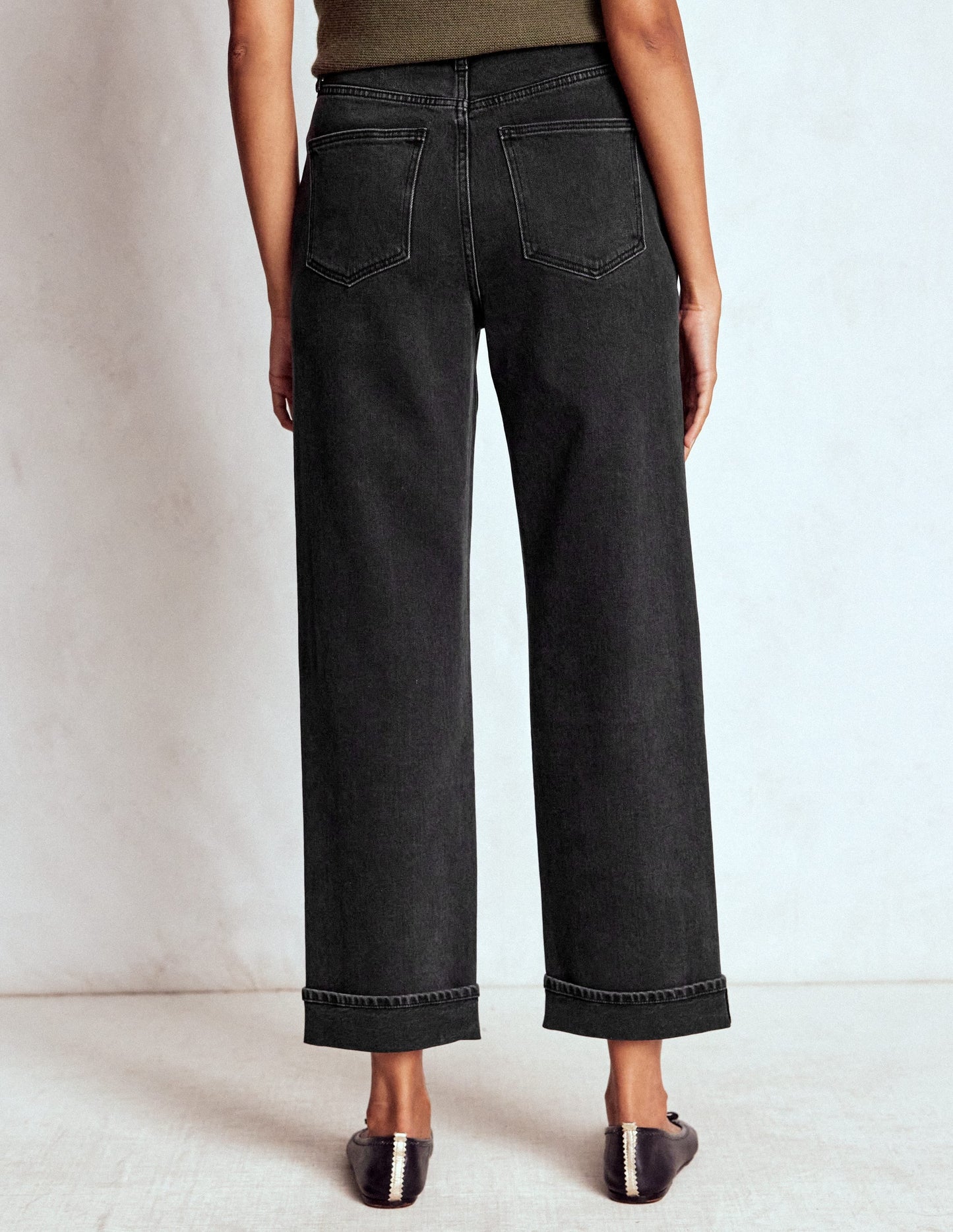 Mid Rise Straight Leg Jeans-Washed Black