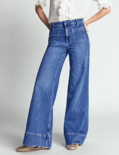 Patch Pocket Flare Jeans-Midwash