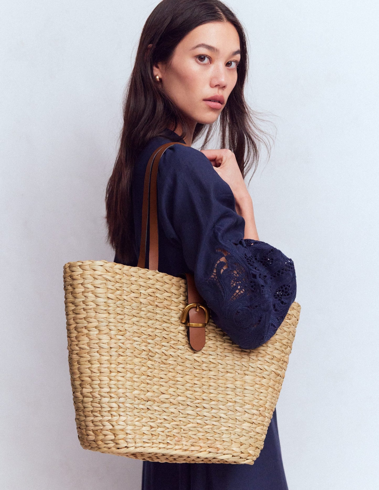 Buckle Tote-Natural Raffia