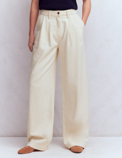 Pleated Wide Leg Jeans-Ecru