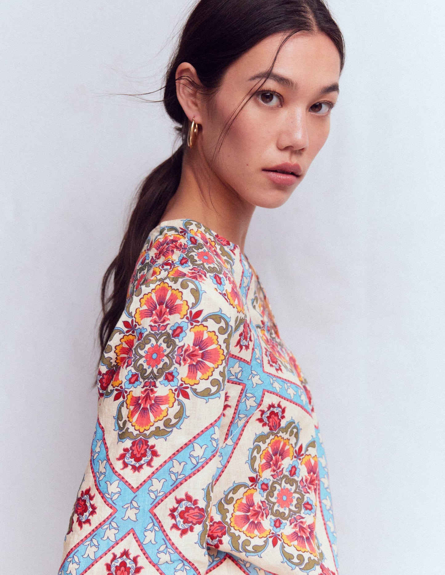 Cleo Linen Top-Floral Tile Placement