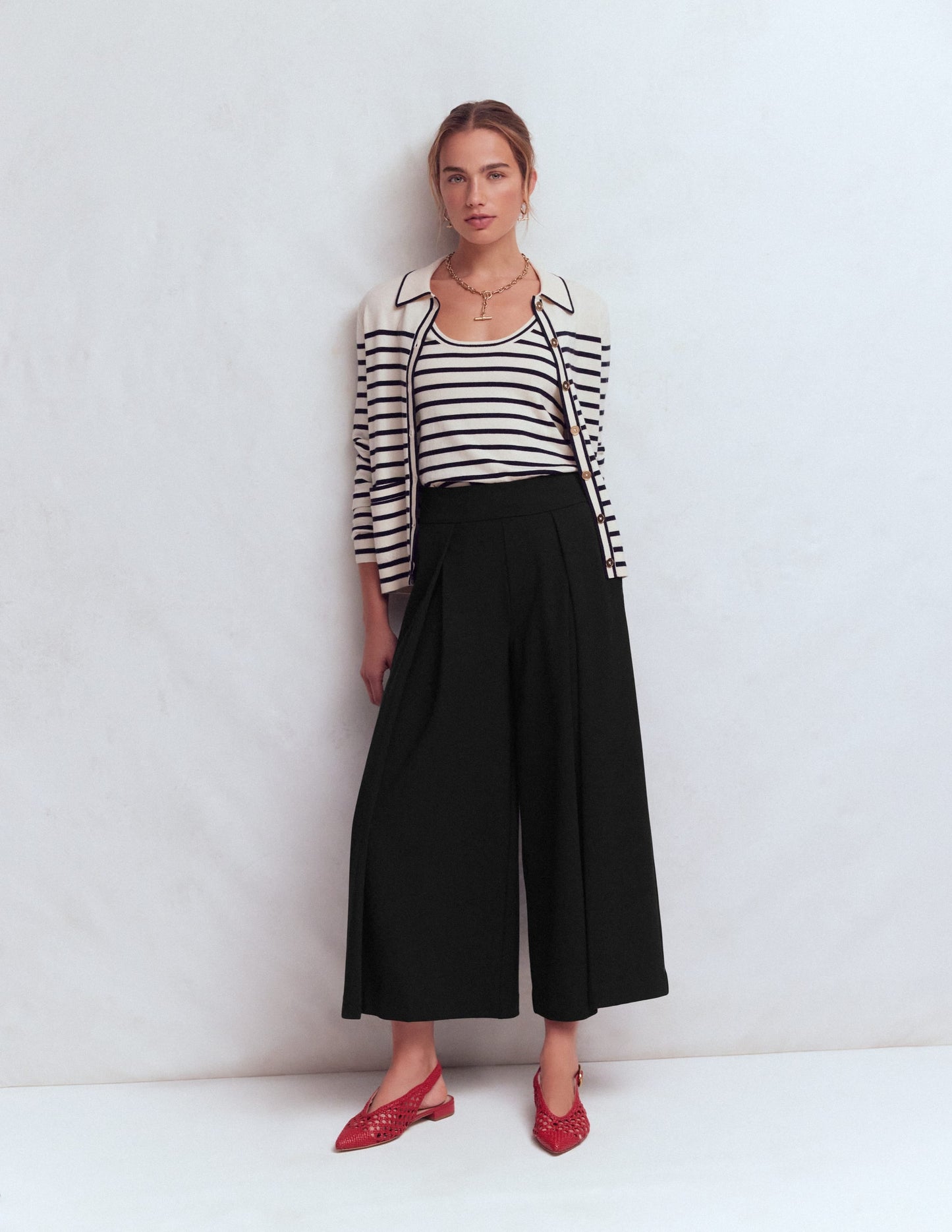 Single Pleat Ponte Culottes-Black