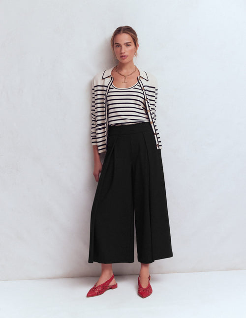 Single Pleat Ponte Culottes-Black