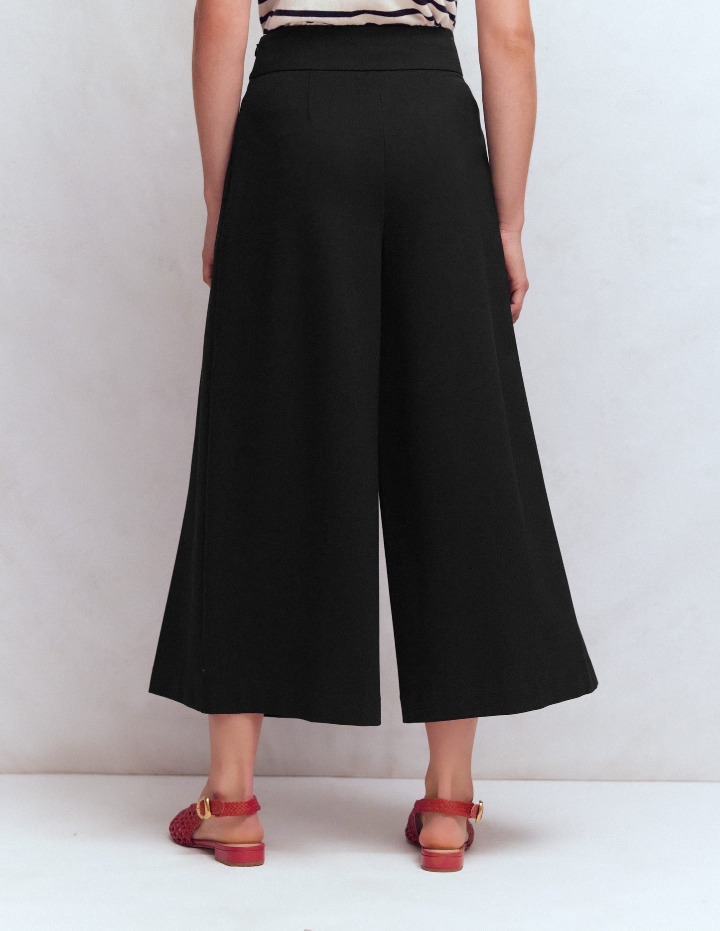 Single Pleat Ponte Culottes-Black