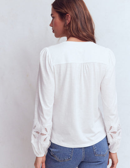Scallop Cutwork Top-White
