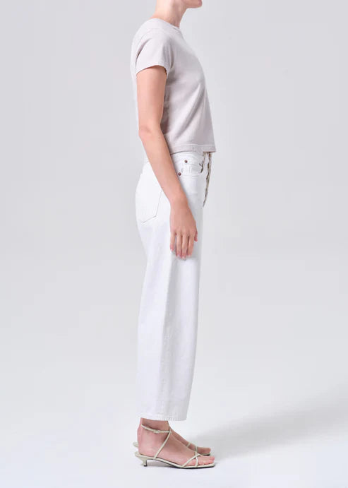 Arc Crop in Chalk White