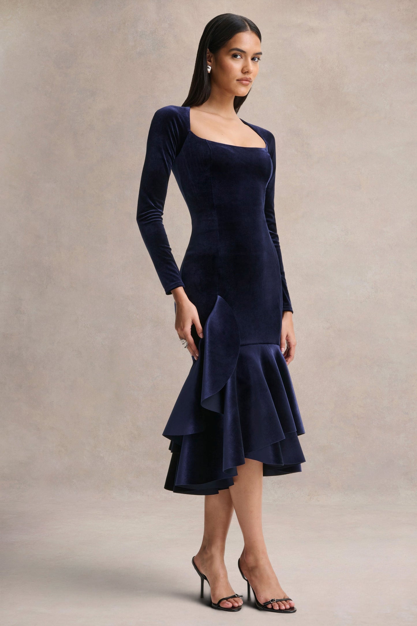 Emberlyn | Navy Velvet Scoop-Neck Fishtail Midi Dress