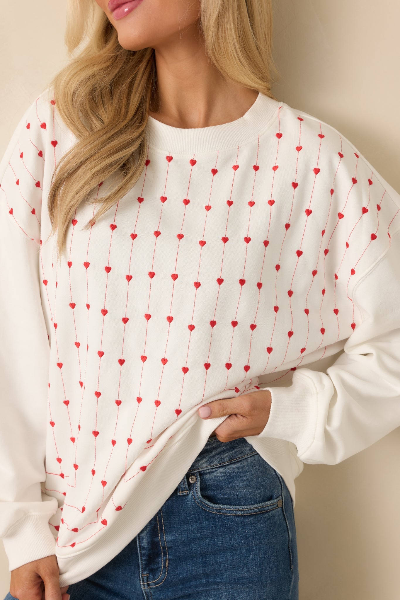 Heartstrings Attached White Cotton Embroidered Heart Crewneck Sweatshirt