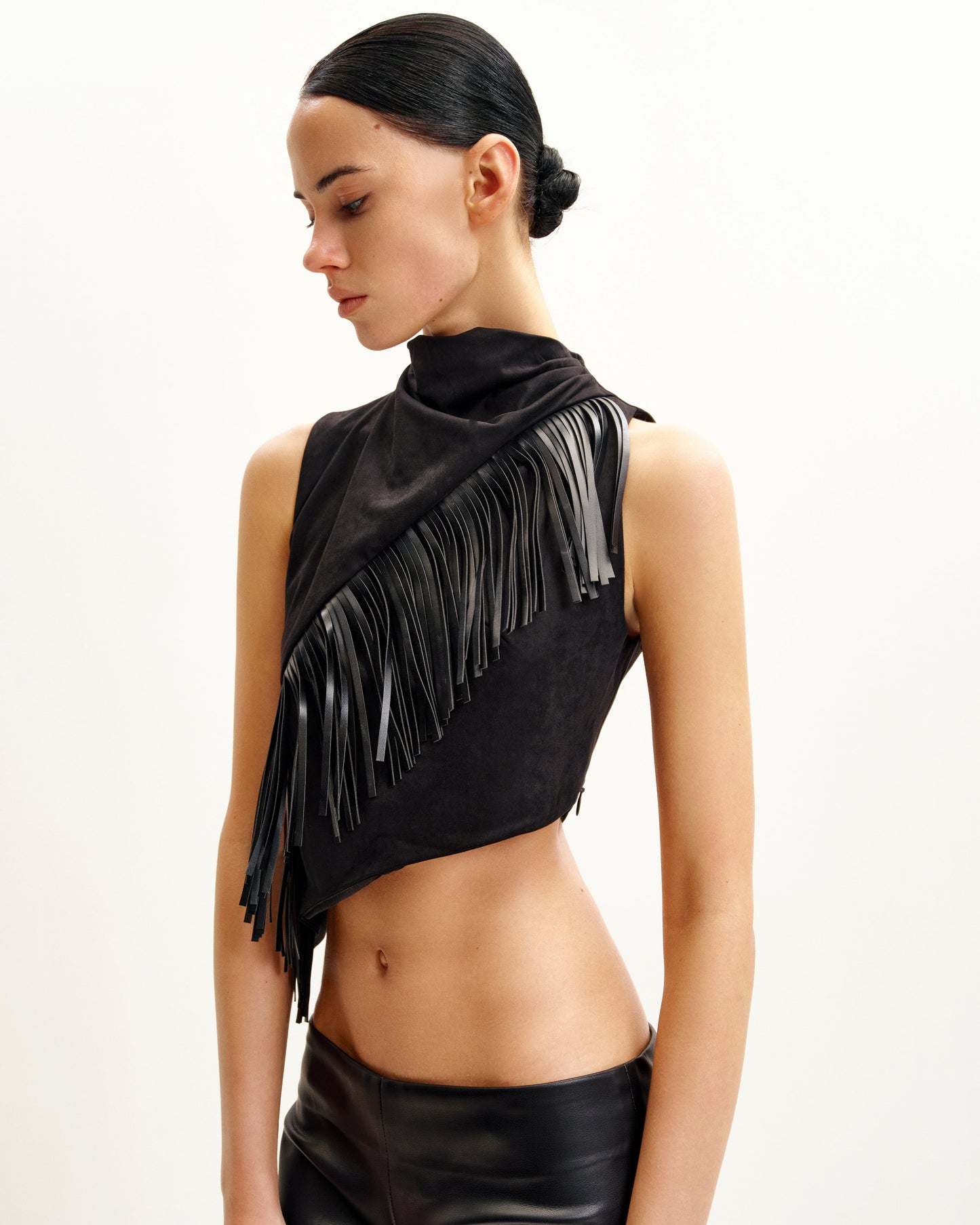 Adeline 非對稱流蘇絨面上衣 - 黑色