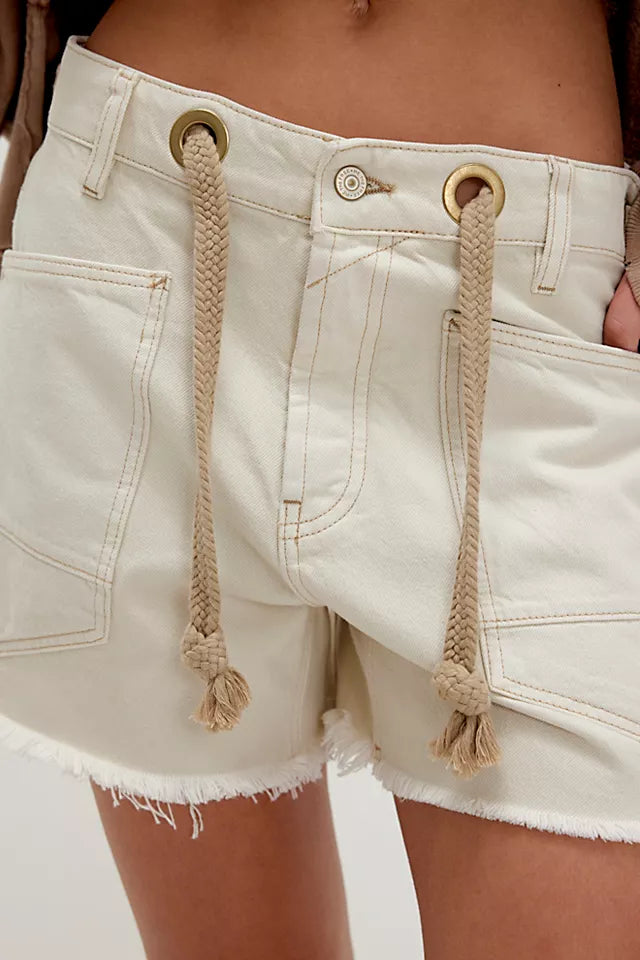 Moxie Shorts in White